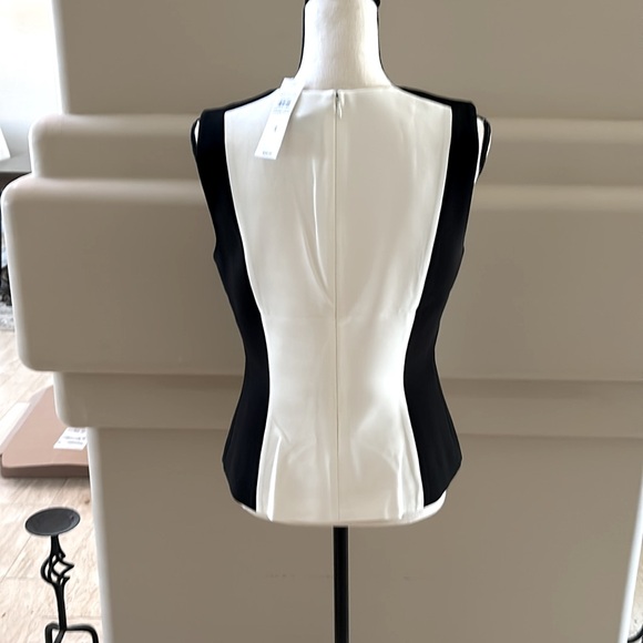 Ann Taylor Fully Lined Sleeveless Top. Black/White. Size 4. NWT. - Picture 3 of 8